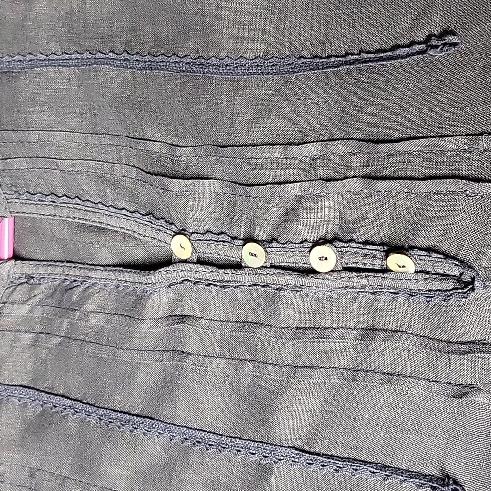 Linen tunic top. - Picture 2 of 5